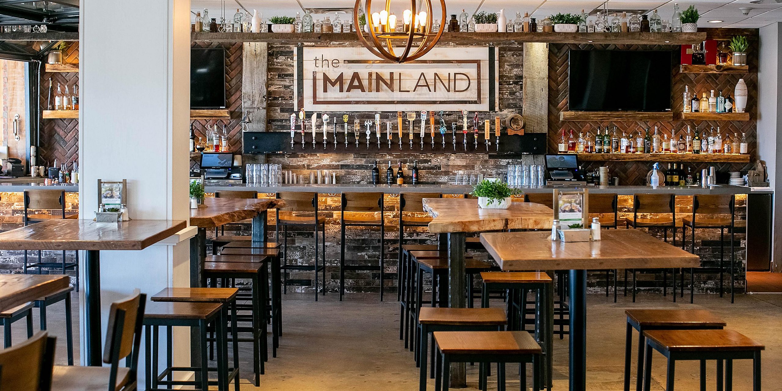 Mainland Bar Photo Scaled 